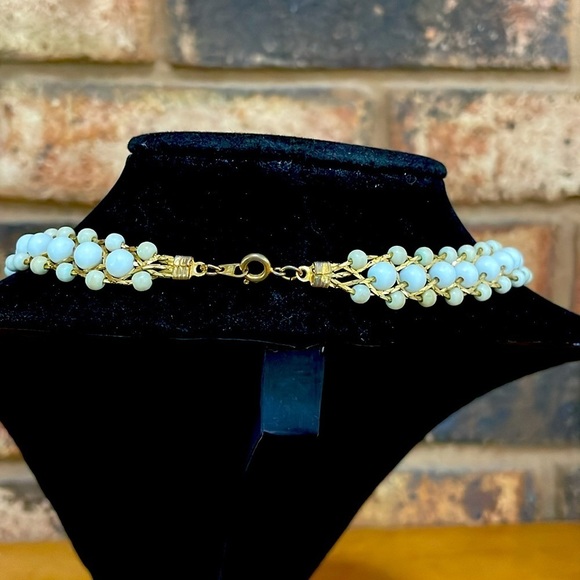 Korea Vintage 5 strand woven gold tone collar chain with white beads - Picture 4 of 6